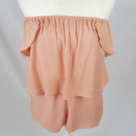 Romeo+Juliet Couture - Peach Ruffle Romper‎ - Picture 4 of 9